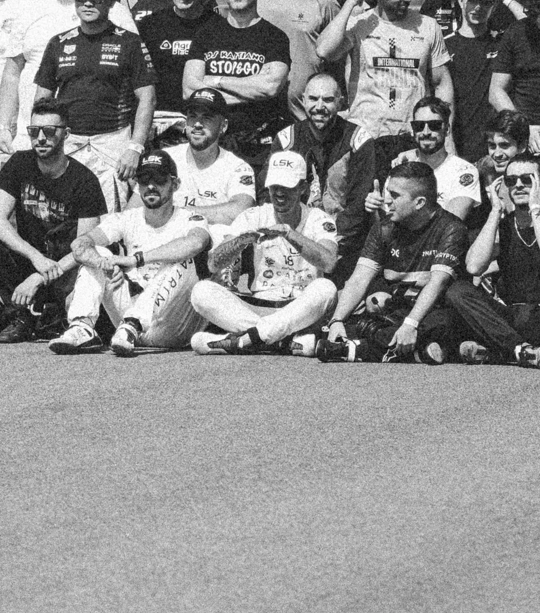 Foto de grupo de los pilotos participantes